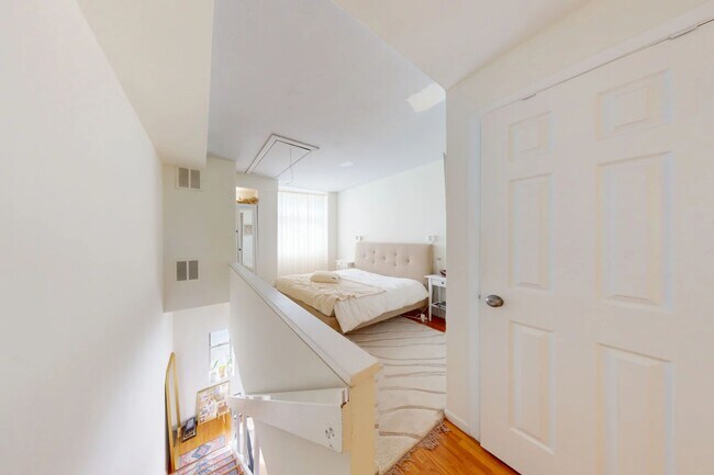 Photo - 319 S 10th St Unidad 335