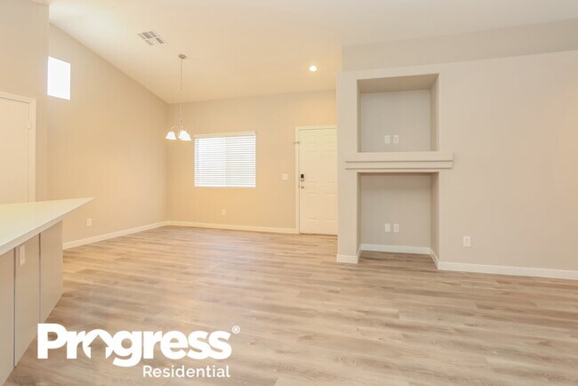 Photo - 2801 Lava Rock Ave