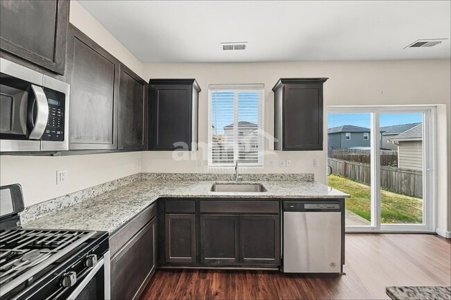 Photo - 1219 W 15th Ave
