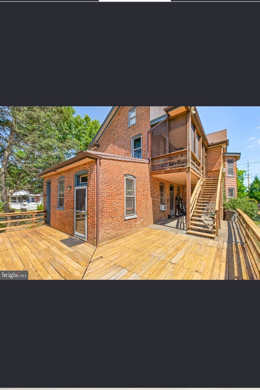 Photo - 210 E Main St