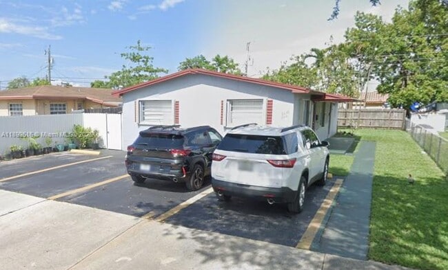 Building Photo - 2439 W 9th Ln Unit 2439