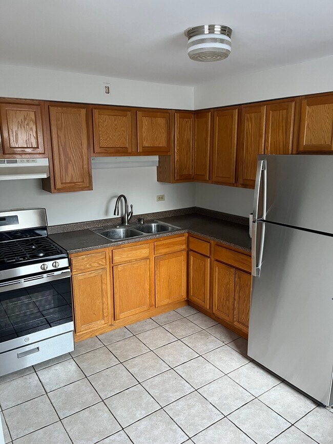 437 Graceland Ave Unit 1S