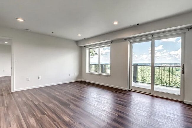 University Ridge Apartments - University Ridge Apartments