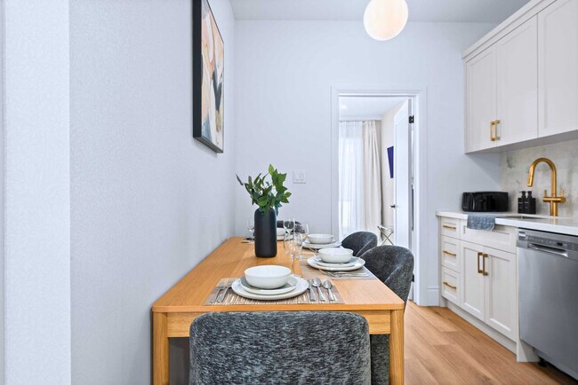 Photo - 674 Gerrard St E Unit SI ID1557632P