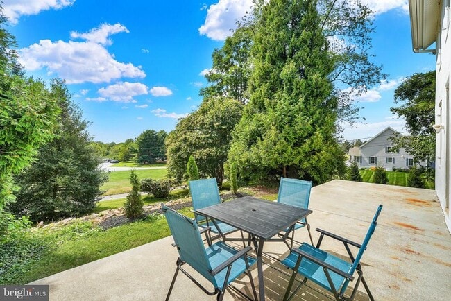 Photo - 211 Gale Ln