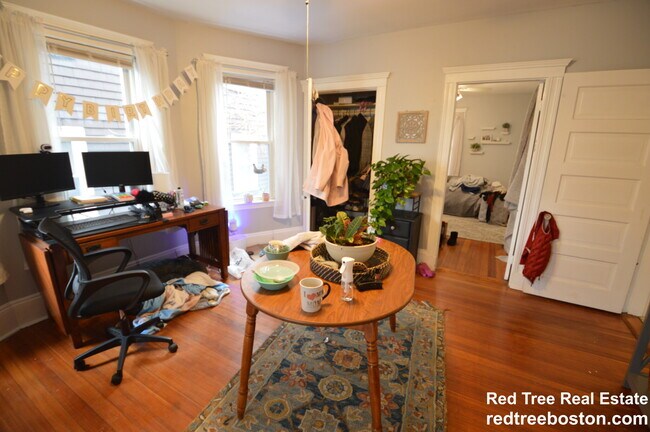 Photo - 26 Bigelow St