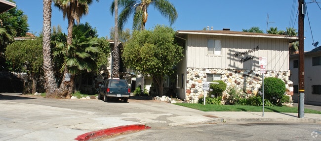 Building Photo - Moorparks Palms Rental
