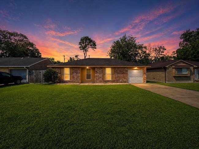 Building Photo - 506 Avondale Ln