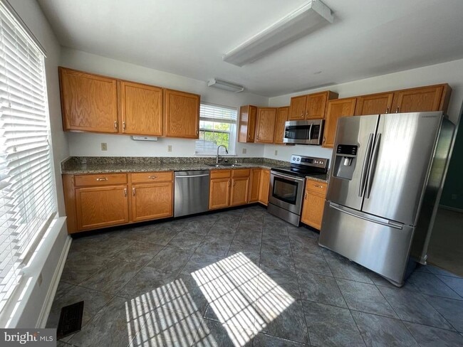 Photo - 21707 Harrison St