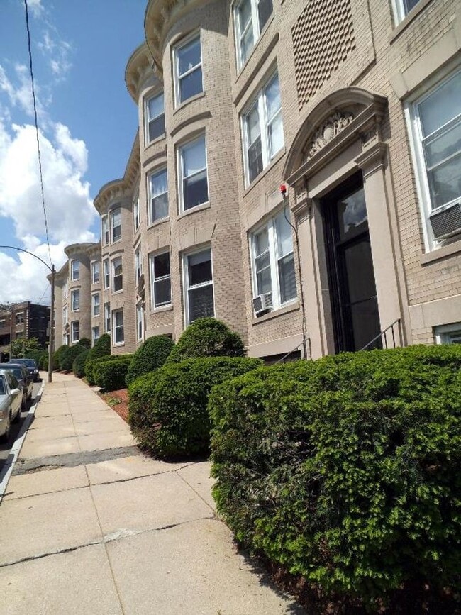 Photo - 3 bed/1 bath in Brighton