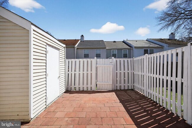 Photo - 6118 Bristol Way