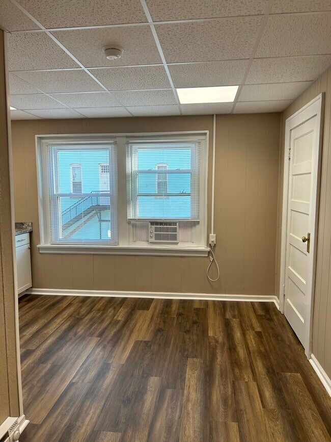 Photo - 203 W Irvine St