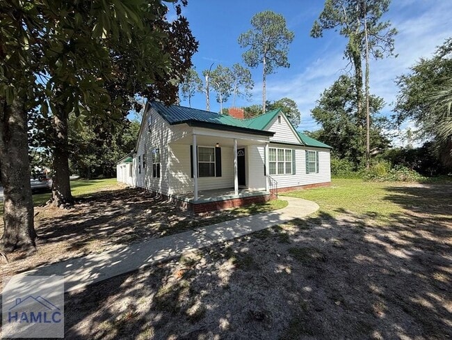 Photo - 498 W Bay St