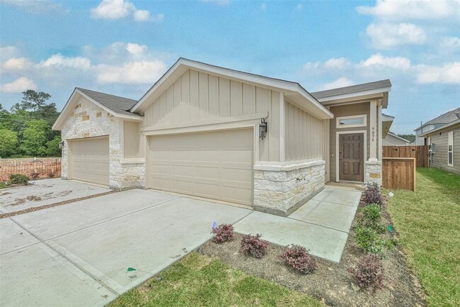 Photo - 9708 Grosbeak Ln House