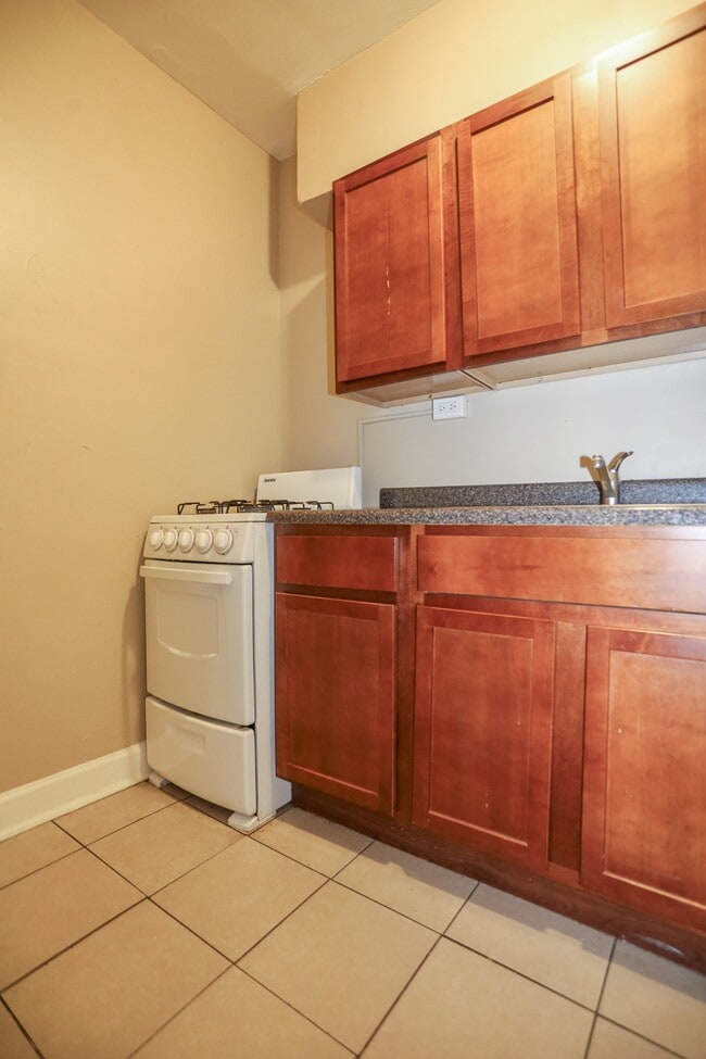 1061 W Rosemont Ave Unit 415
