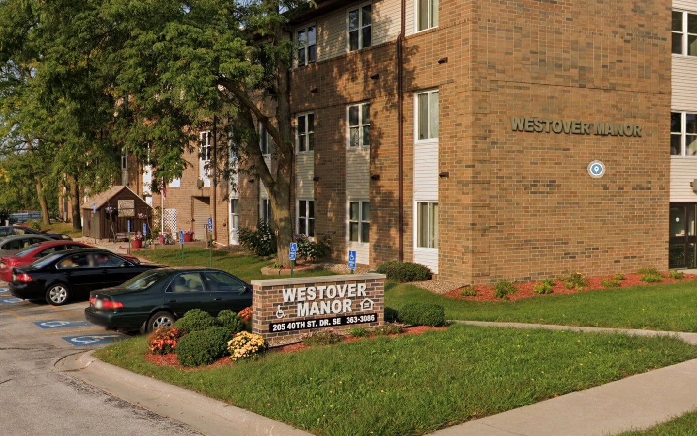 Photo - 205 40th St Dr SE