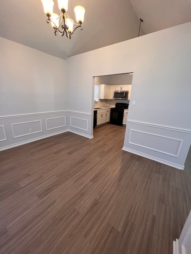 Photo - 808 Xavier Dr