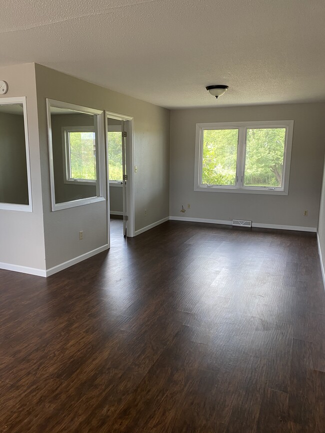 Main Living/Bedroom 1 - 9319 University Ave Apartments