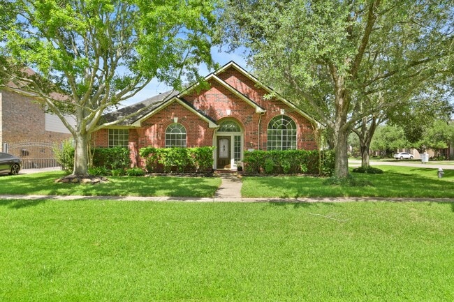 Building Photo - Remodeled & Ready: Bright, Functional Home...