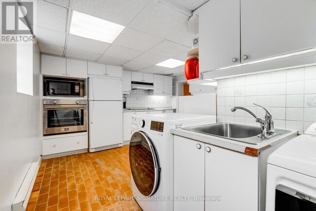 Photo - 529 Spadina Rd Unit Lower