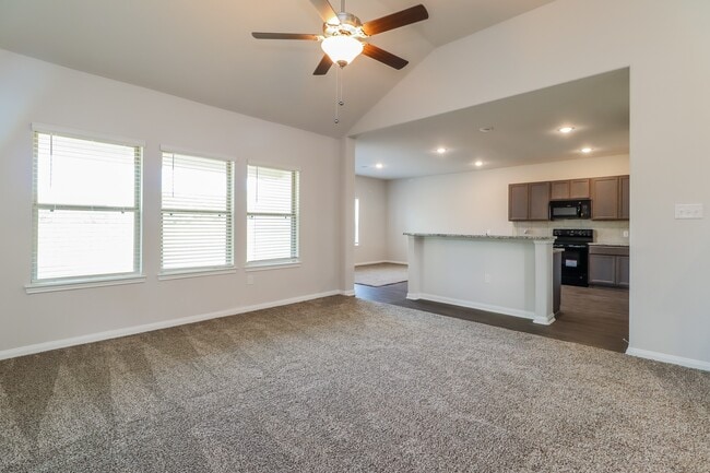 Photo - 14725 Country Club Dr