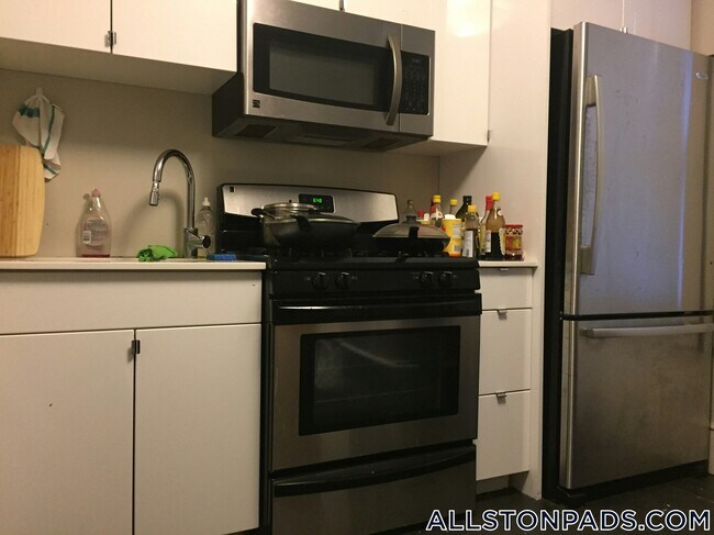 Photo - 19 Greylock Rd Unit left