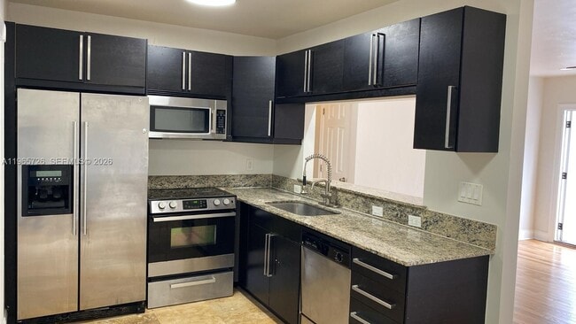 Photo - 713 SW 10th St