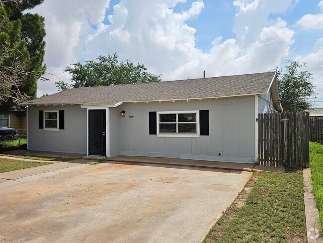 Building Photo - 709 S Benton St Rental