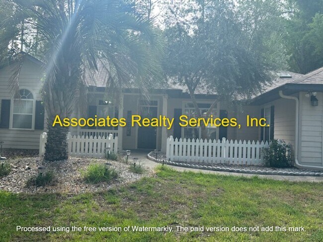 Photo - Beautiful Family home in Mentone!