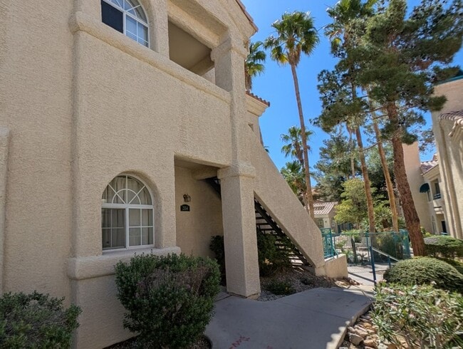 Building Photo - 2251 Wigwam Pkwy