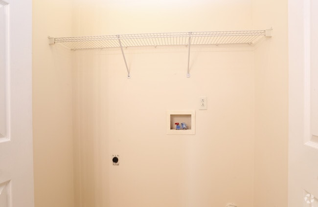 2BR, 2.5BA - 1050 SF- Laundry