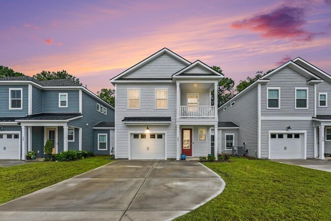 Photo - 341 Chapman Cir