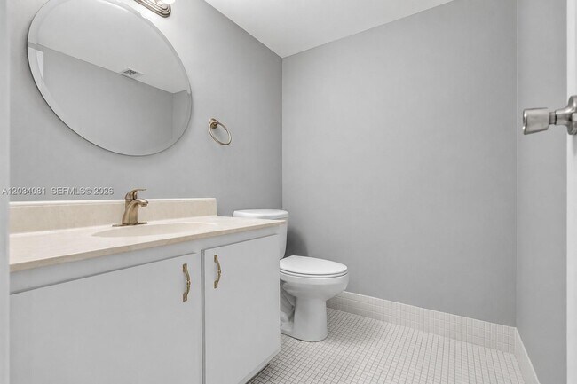 Photo - 5961 N Falls Cir Dr Unit 309