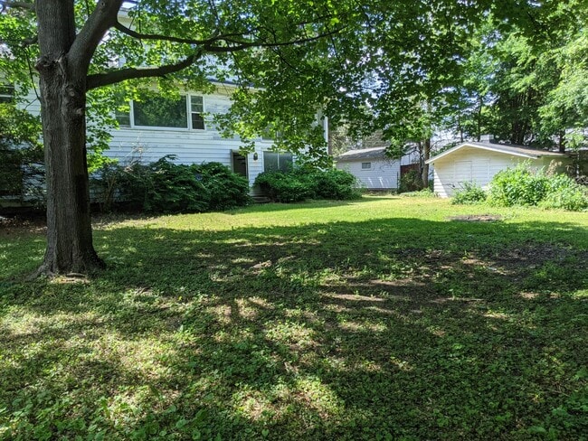 436 Russell Rd