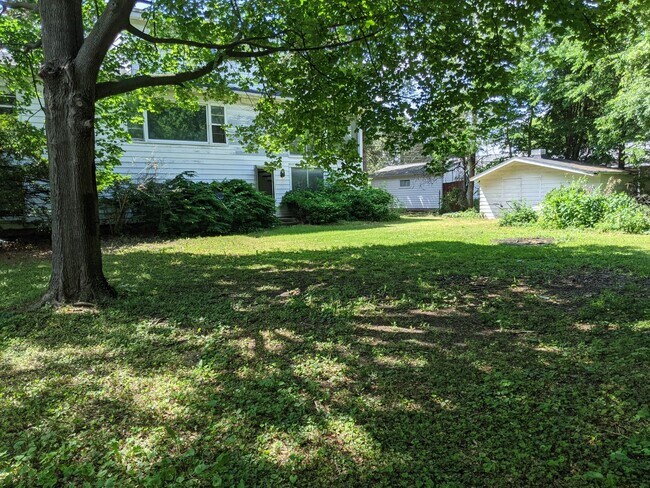 Photo - 436 Russell Rd