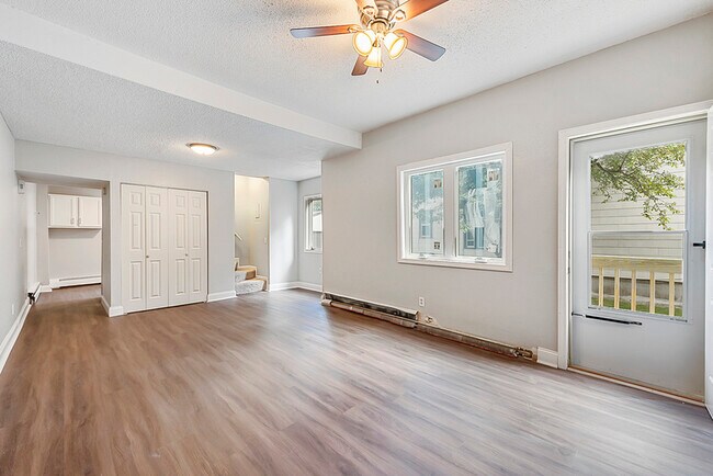 Photo - 2043 Carroll Ave