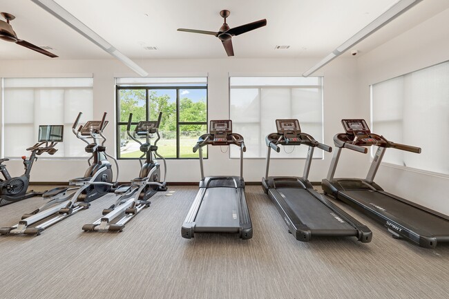 24/7 Fitness Center