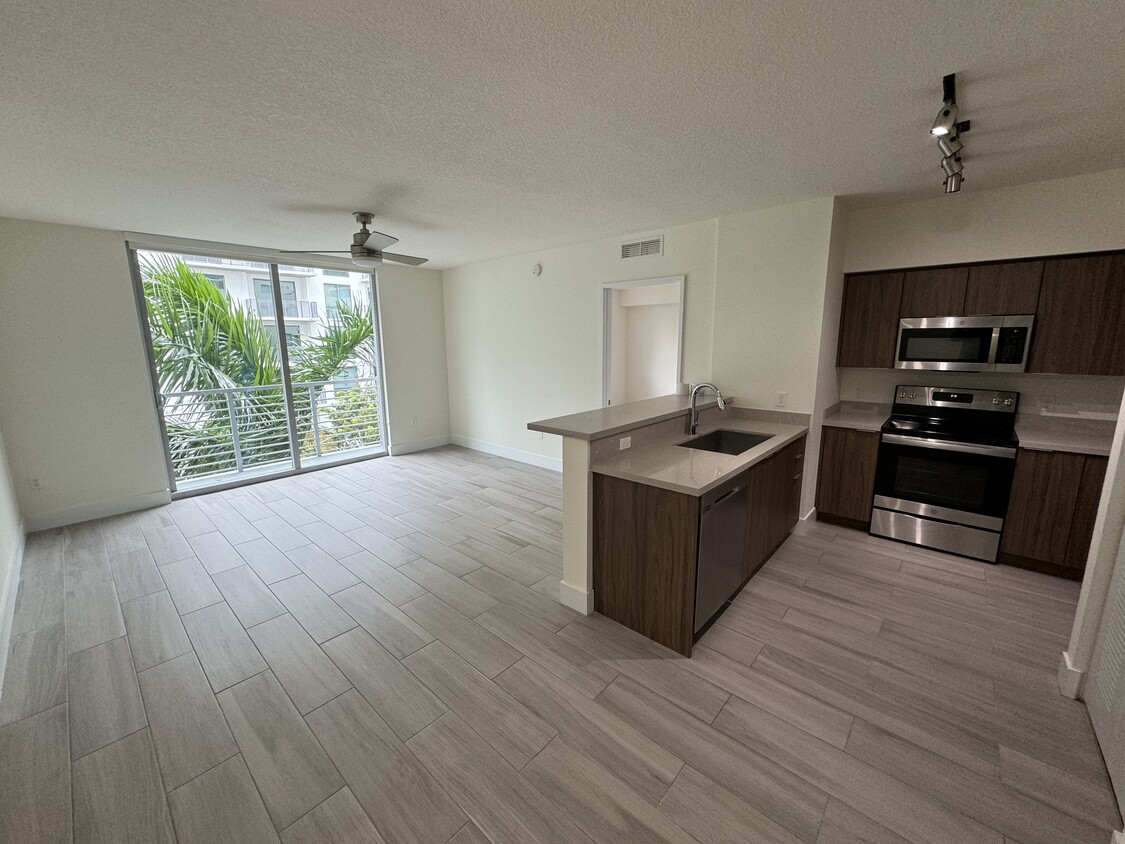 Photo - 1152 NW 5th St (Miami, FL)