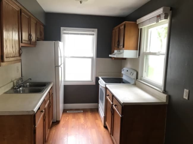 Photo - 10400 Albany St