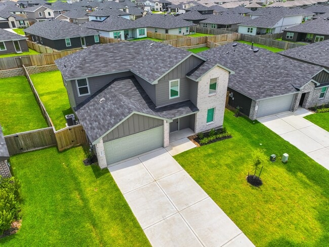 Building Photo - 40818 Hawthorne Glades St