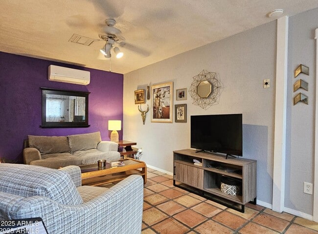 Photo - 25 Sowles Ave