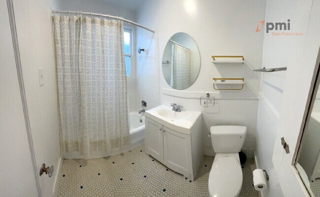 Photo - Charming 2br, 1ba Apartment in Lower Pacific Heights w/ Downtown Views