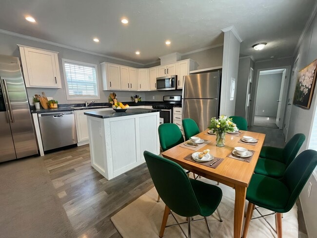 Photo - 16185 Notre Dame St