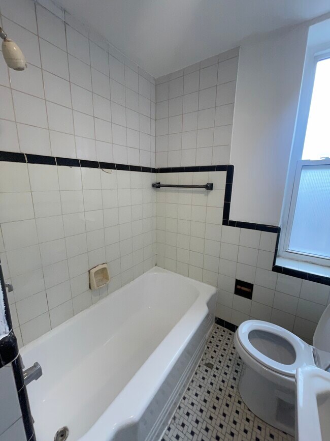 Photo - Large studio apartment Unit 5