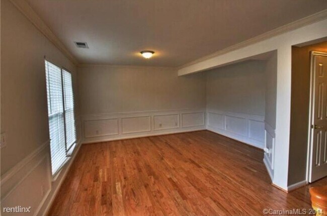 Photo - 2 br, 2.5 bath Townhome - 8039 Bristle Toe...