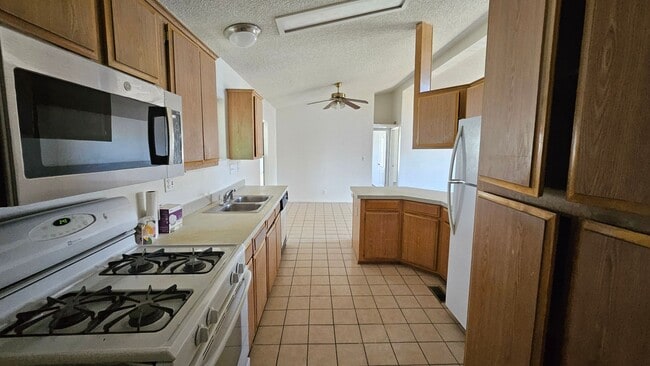 Photo - Spacious 3-Bedroom, 2-Bath Mobile Home in California City – Comfortable Living with Great Communi...