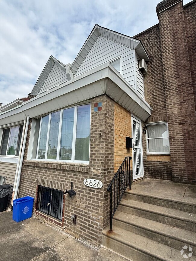 Building Photo - Wonderful Southwest Philadelphia Townhome