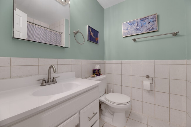 Photo - 1233 Raum St NE