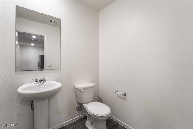 Photo - 1921 Stanza Vis St