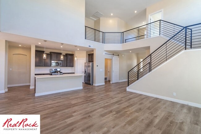 Stunning 4 Bedroom Home. Dog friendly! - Stunning 4 Bedroom Home. Dog friendly!